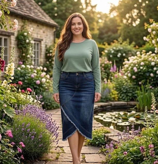 Preorder Dk.Indigo Wash midi length skirt